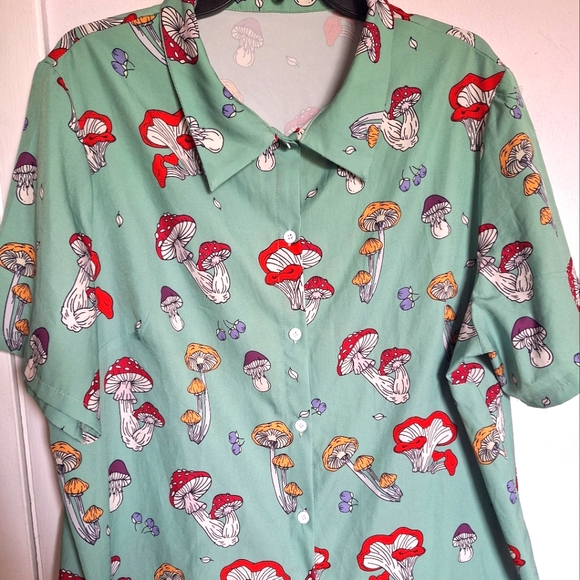 ROMWE 2XL MUSHROOM PRINT 🍄 MINT GREEN BUTTON DOWN SHIRT - Picture 3 of 9